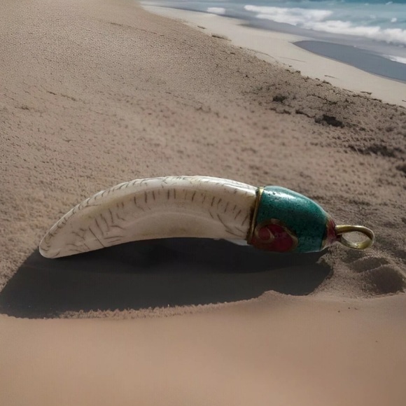 Unique ethnic tibetan tribal amulet pendant yak bone,tusk & horn shape handmade - Picture 8 of 9